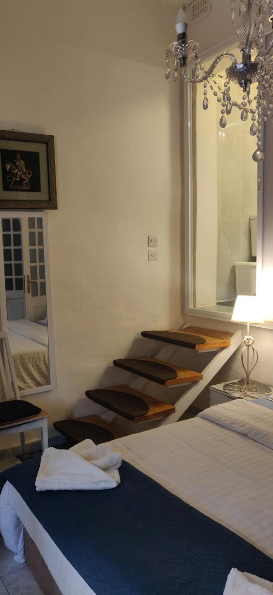 Lodge Kristu Re *